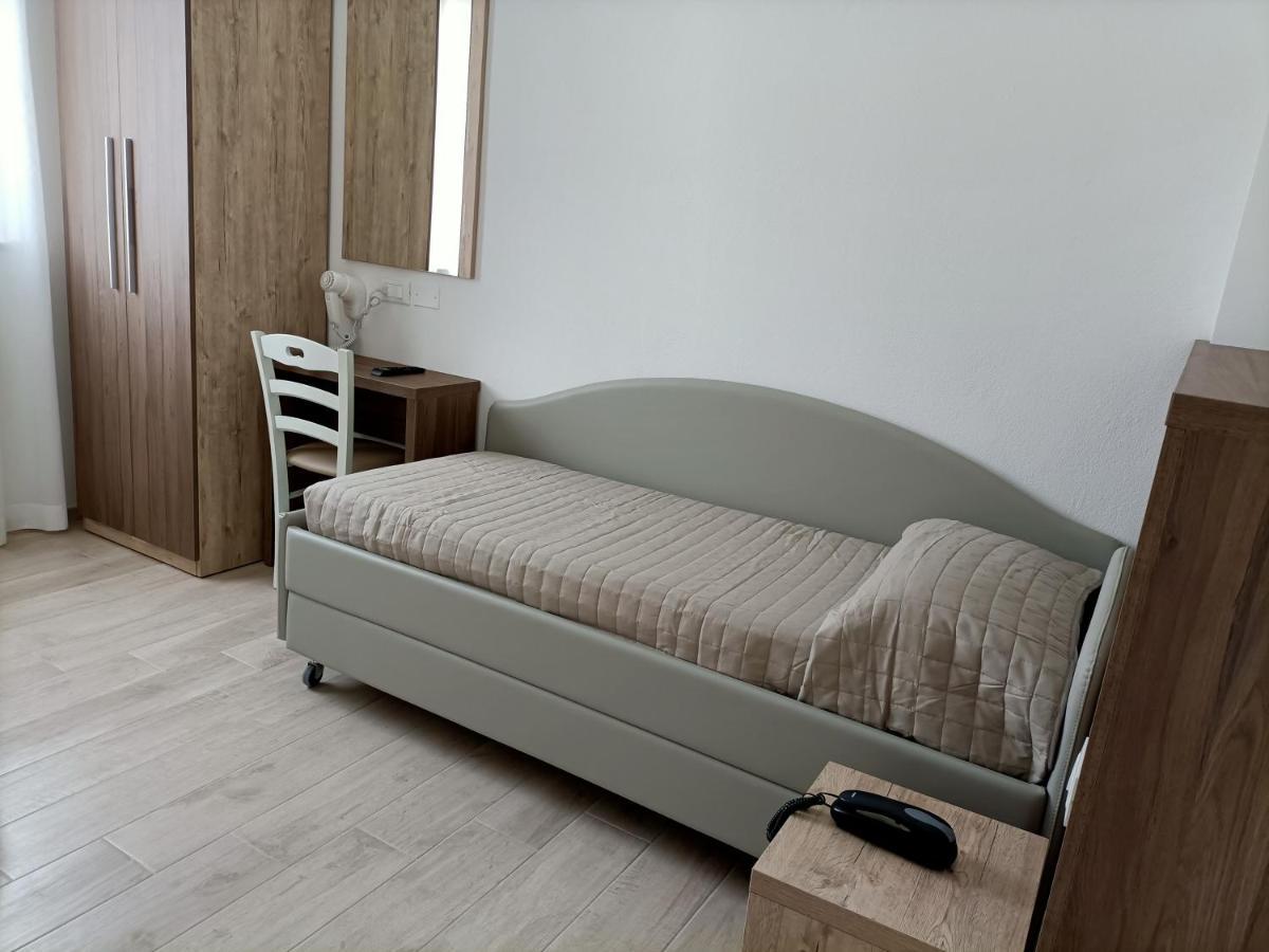 Hotel Bed & Book Rimini Kültér fotó