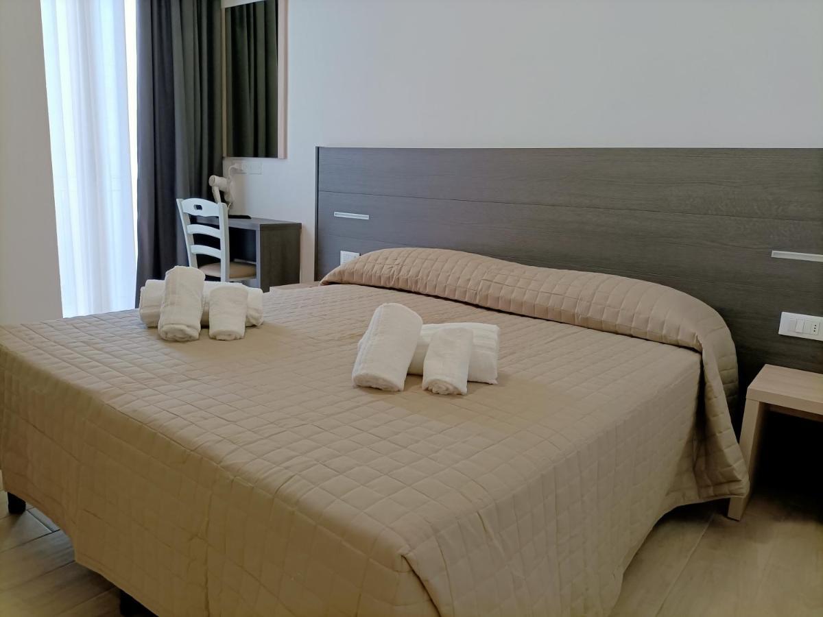 Hotel Bed & Book Rimini Kültér fotó